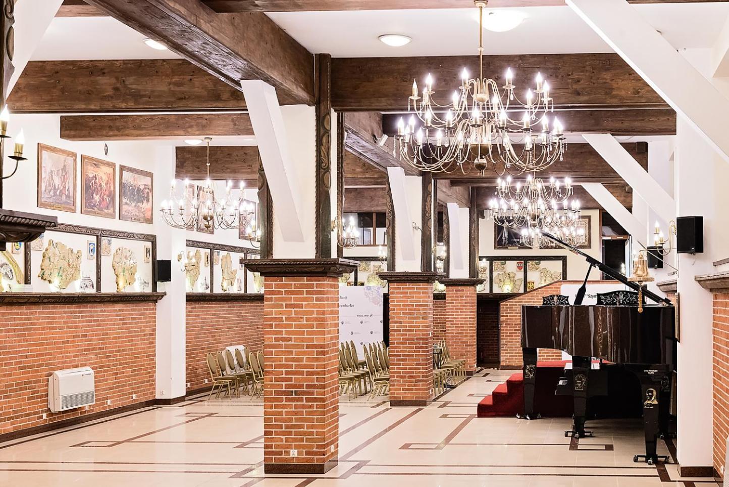 Hotel Szymbark 심바르크 외부 사진