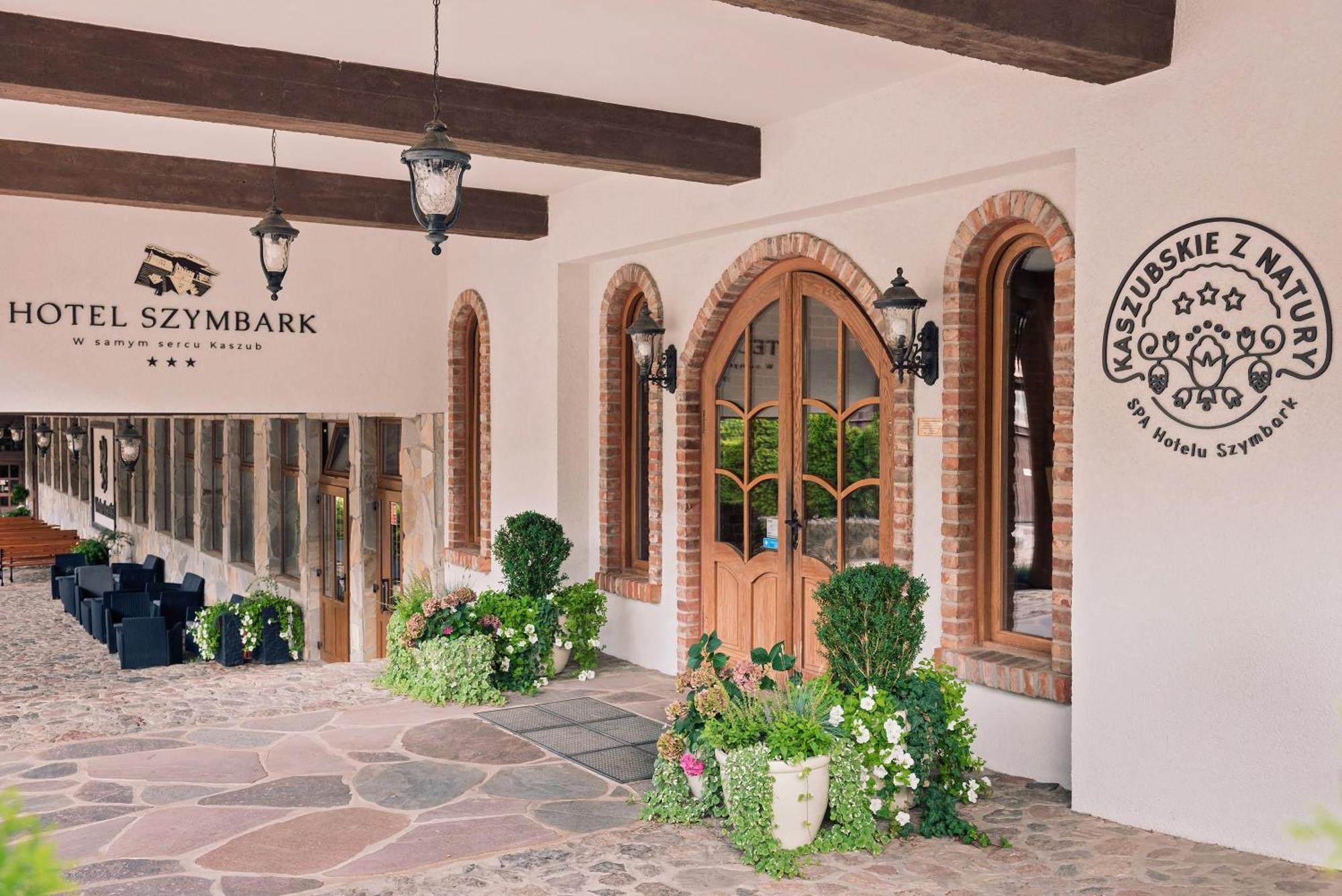 Hotel Szymbark 심바르크 외부 사진